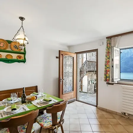Chalet Rustico La Staleta With Balcony & Views - Happy Gerra (Locarno)