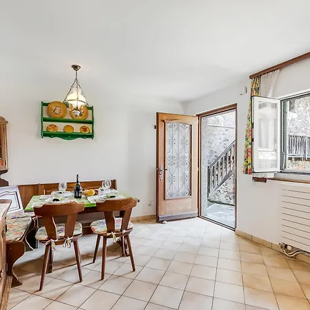 Rustico La Staleta With Balcony & Views - Happy * Gerra (Locarno)