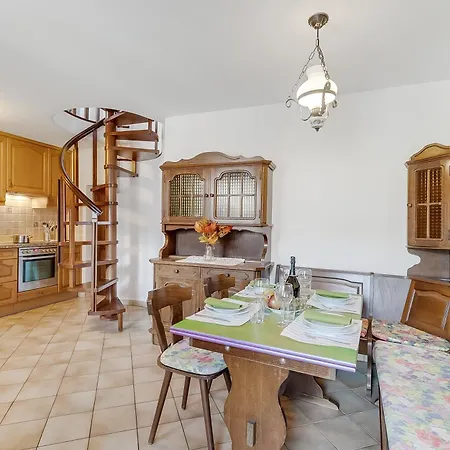 Rustico La Staleta With Balcony & Views - Happy *