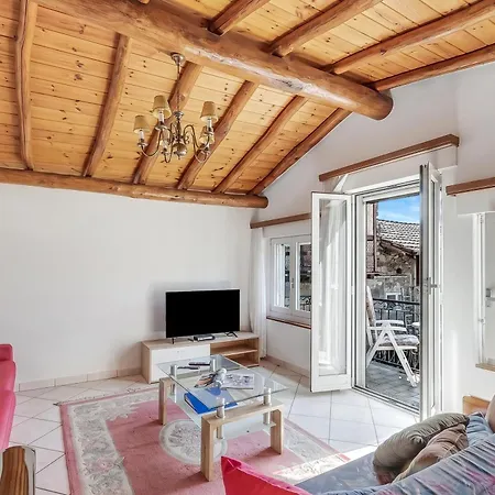 Rustico La Staleta With Balcony & Views - Happy Chalet Gerra (Locarno)