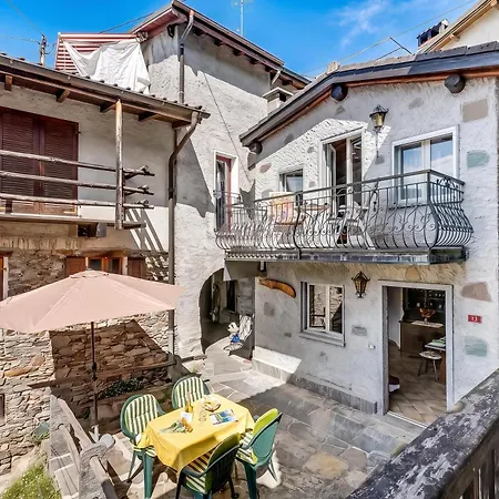 Rustico La Staleta With Balcony & Views - Happy * Gerra (Locarno)